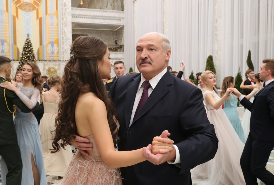 A. Lukašenka reguliuos modelių veiklą: vadui galvą susuko grožio karalienė?