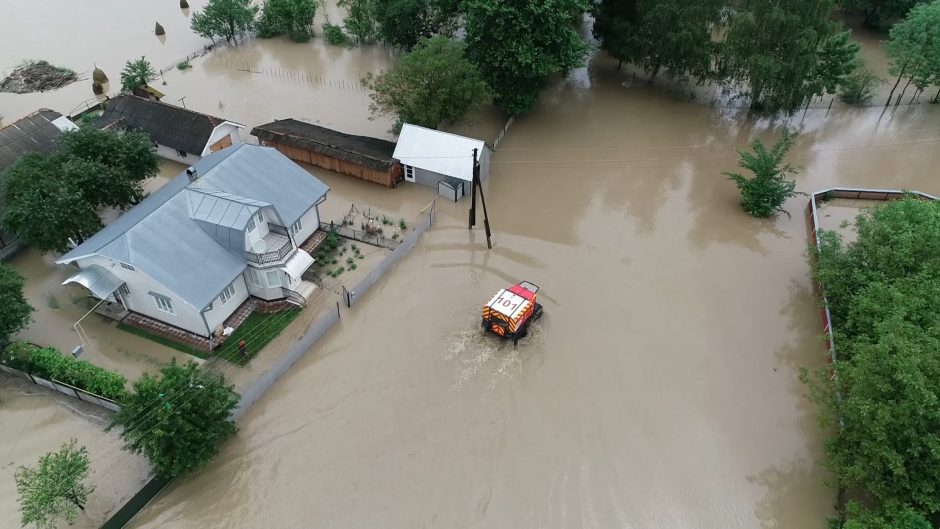 Ukrainoje potvyniai pražudė tris žmones, šimtai gyventojų evakuoti