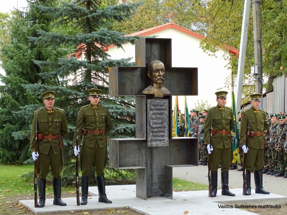 Kelmėje atidengtas paminklas Šaulių sąjungos įkūrėjui V. Putvinskiui