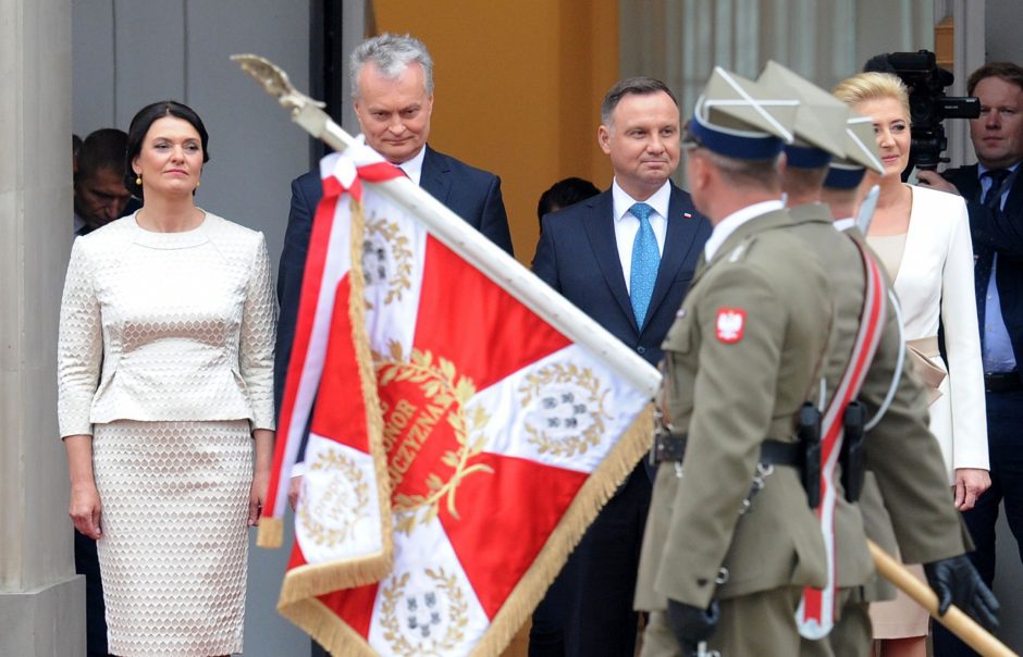 G. Nausėda sveikina Lenkiją ir ją vadina viena artimiausių sąjungininkių