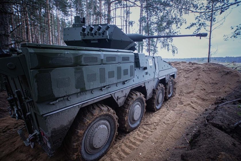 Ministerija atsakė, kodėl vėluoja kovos mašinų „Vilkas“ pristatymas kariuomenei