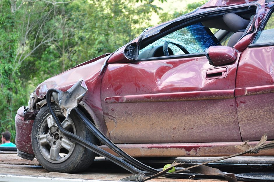 Panevėžyje per avariją apgadinti trys automobiliai