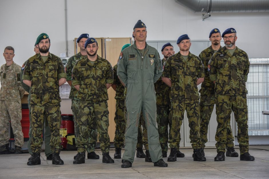 Vadovavimą NATO oro policijos misijai iš ispanų perėmė vengrų kariai