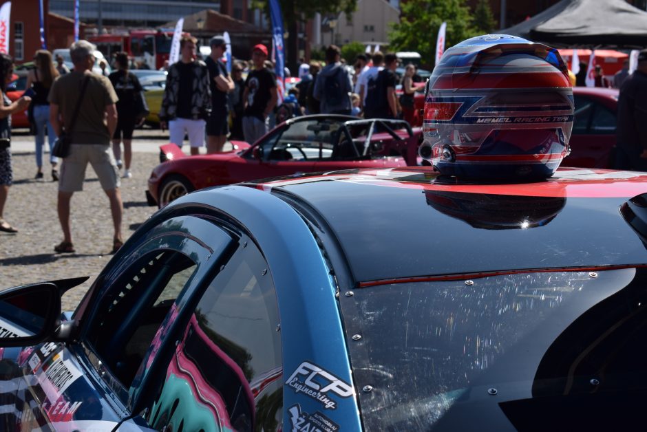 Išskirtinių automobilių paroda „Memel Motor Fest“ sutraukė minią klaipėdiečių