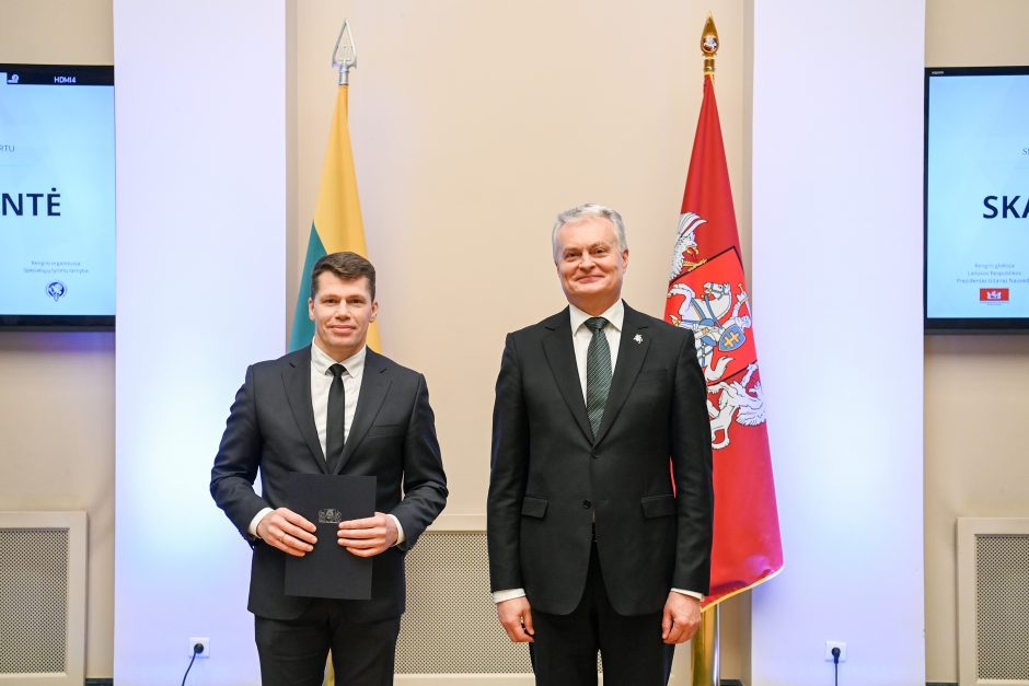 G. Nausėda apdovanojo aktyviausius „Skaidrumo akademijos“ dalyvius