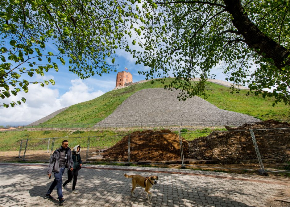 Trijų Kryžių kalnas plyšta, kaip ir Gedimino