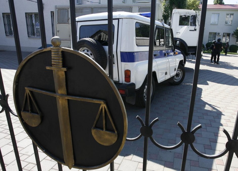 Liūdnai pagarsėjęs Rusijos kovos su korupcija pareigūnas nuteistas kalėti 16 metų
