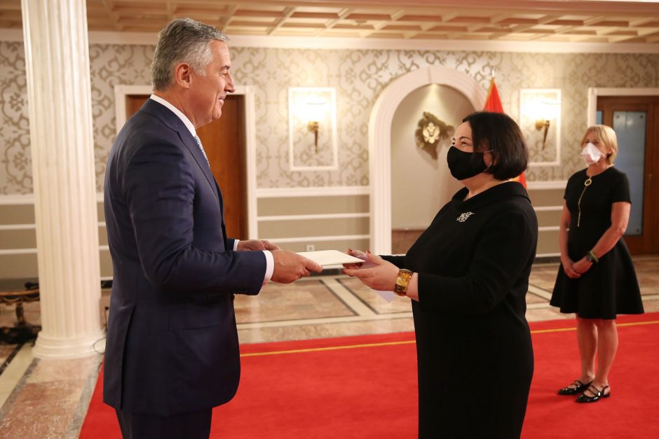 Ambasadorė J. Raguckienė įteikė skiriamuosius raštus Juodkalnijos prezidentui