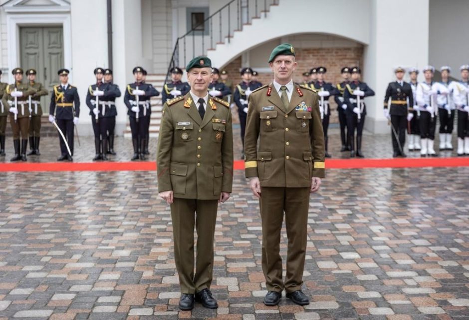 Lietuvos ir Estijos kariuomenių vadų aptarė bendrus gynybos projektus