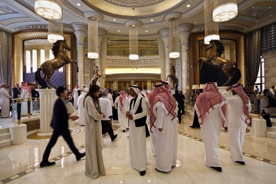 Saudo Arabija leido nesusituokusiems užsieniečiams nuomotis kambarius viešbučiuose