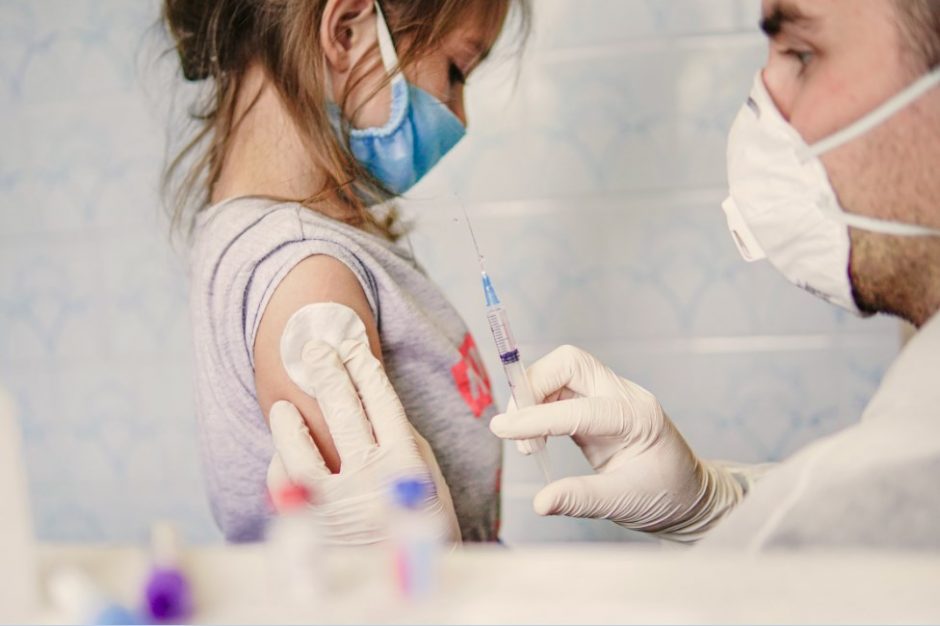 Suomija pradės nuo COVID-19 vakcinuoti 5–12 metų vaikus