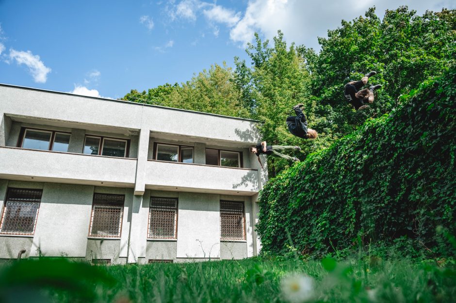 Parkūro entuziastas: jeigu nori sportuoti ilgai, nesielgi pramuštgalviškai
