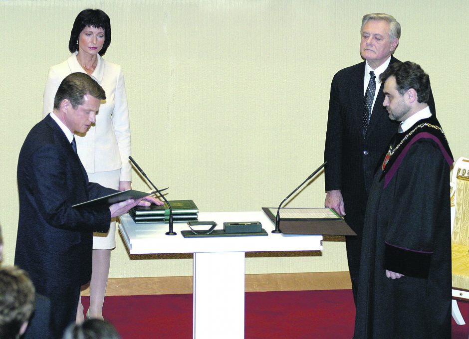 Prezidento inauguracija: nuo formalios ceremonijos iki naikintuvų skrydžio