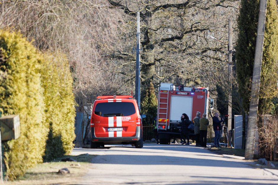 Kaišiadorių rajone sudegė katilinė: ugniagesiams pavyko išgelbėti namą