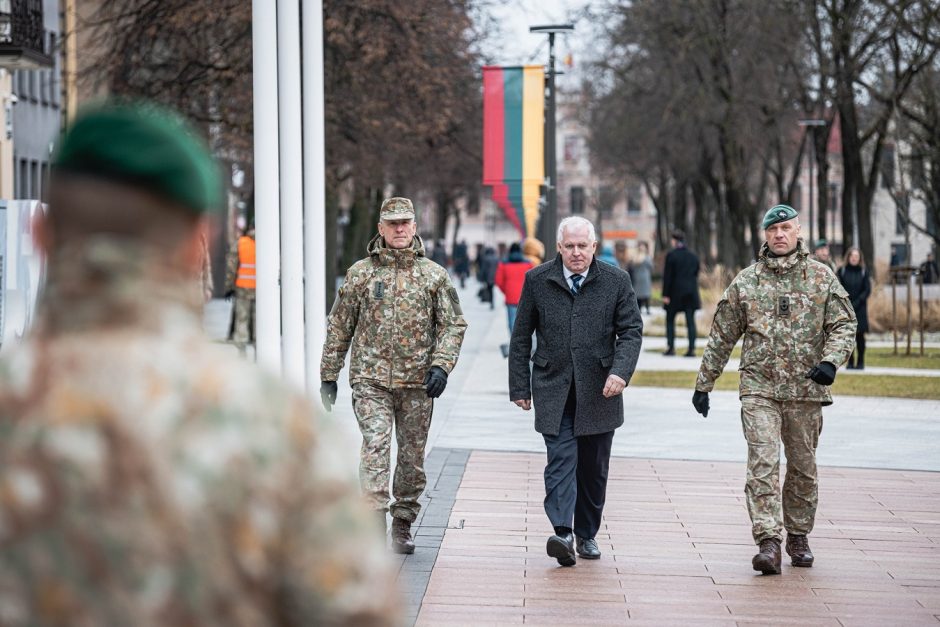 Panevėžyje apdovanoti iš Irako grįžę kariai