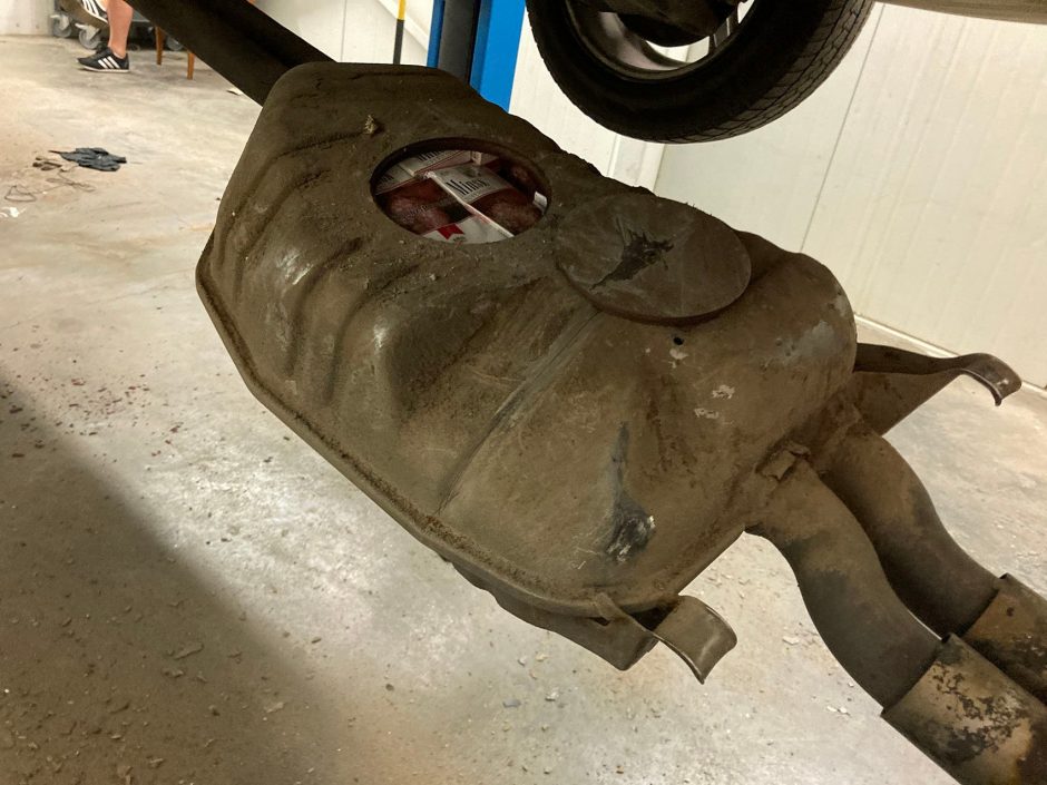 Muitininkai sulaikė šešis automobilius iš Baltarusijos su kontrabandiniais rūkalais