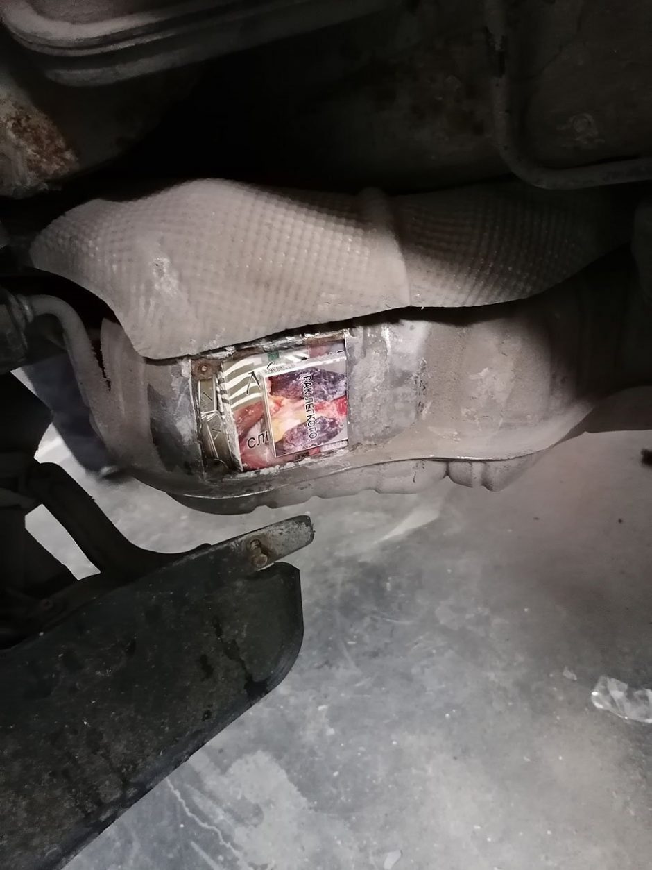Muitininkai sulaikė šešis automobilius iš Baltarusijos su kontrabandiniais rūkalais