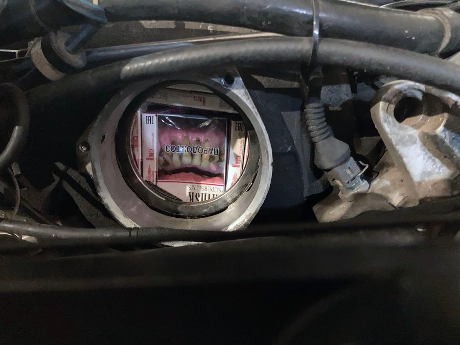 Muitininkai sulaikė šešis automobilius iš Baltarusijos su kontrabandiniais rūkalais