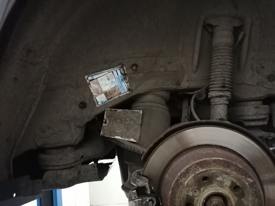 Muitininkai sulaikė šešis automobilius iš Baltarusijos su kontrabandiniais rūkalais