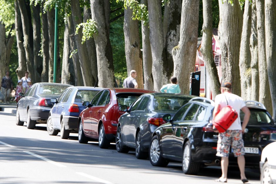 Palangoje pradedamas imti mokestis už automobilių stovėjimą