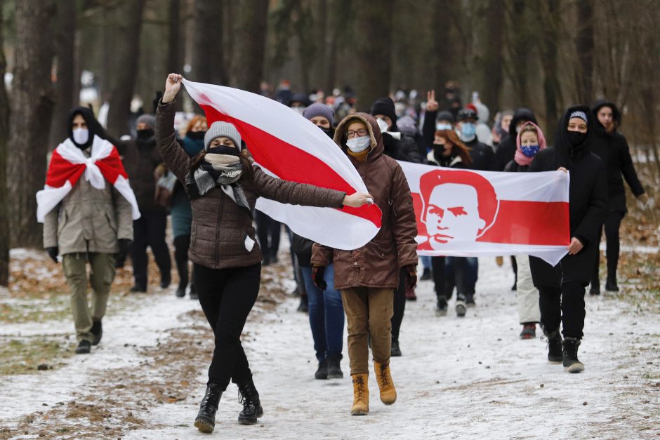Per protesto akcijas Minske pastebėta vandens patrankų ir karinės technikos