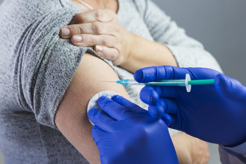 „Pfizer“ ir „BioNTech“ pristatys ES 200 mln. papildomų vakcinos nuo COVID-19 dozių