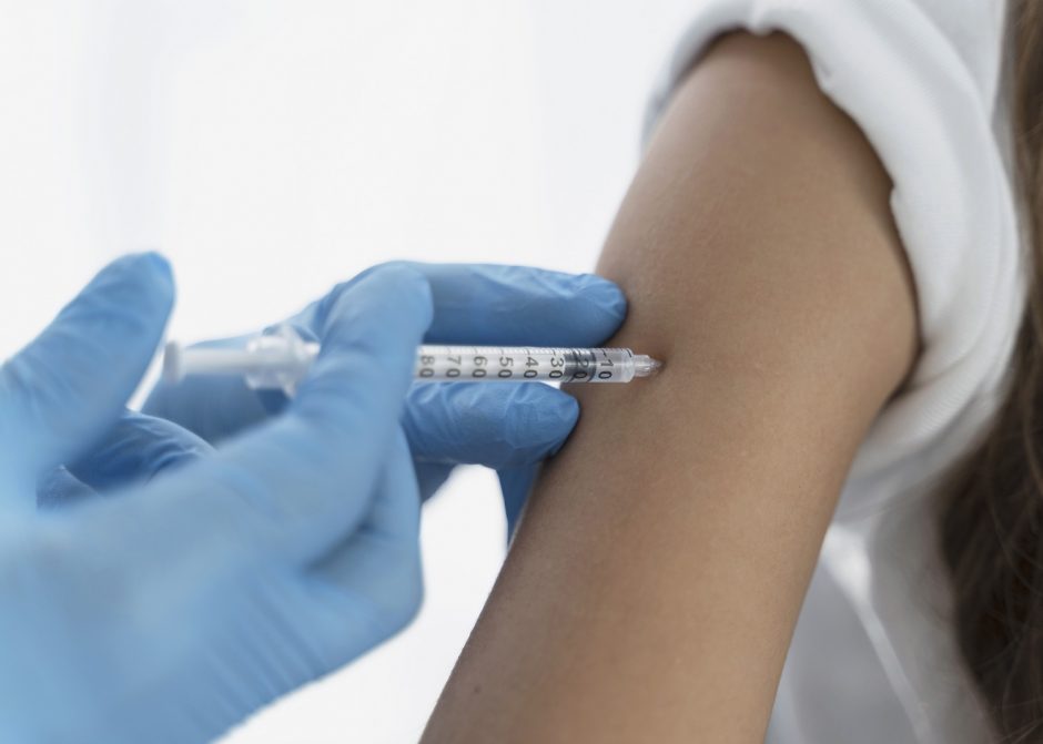 Dėl vakcinų be eilės – konservatorių kreipimasis į teisėsaugą: tokie atvejai nebus toleruojami