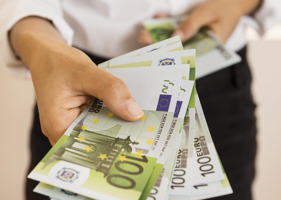 Seimas linkęs iki 15 tūkst. eurų pakelti „lubas“ mažos vertės pirkimams