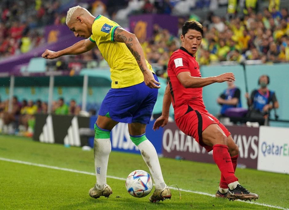 Brazilijos futbolininkai parklupdė Pietų Korėją