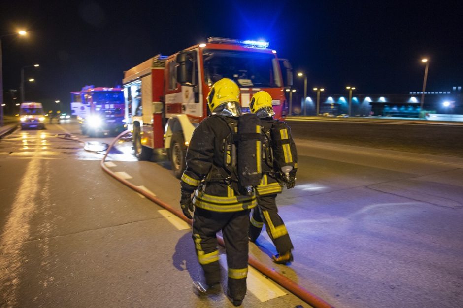 Vilniaus rajone girtas vyras naktį padegė patalynę ir grasino sudeginti namą