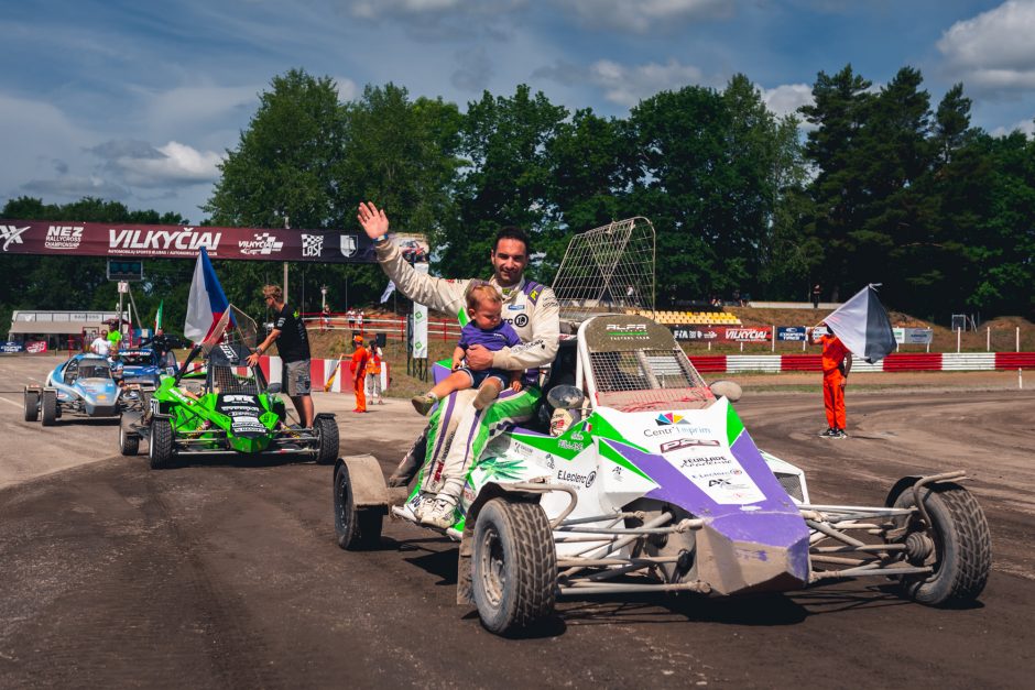 Vilkyčiuose surengtose Europos automobilių kroso čempionato varžybose Fortūna lietuvių neglobojo