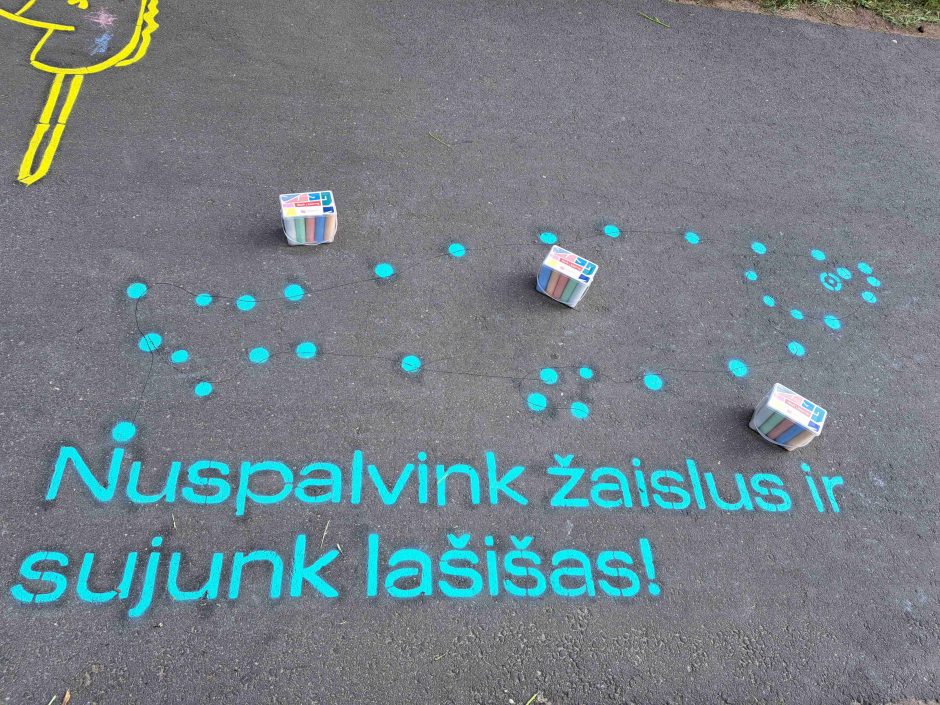 „Išeik į kiemą“ Grigiškėse: kai lašišos išlipa į krantą