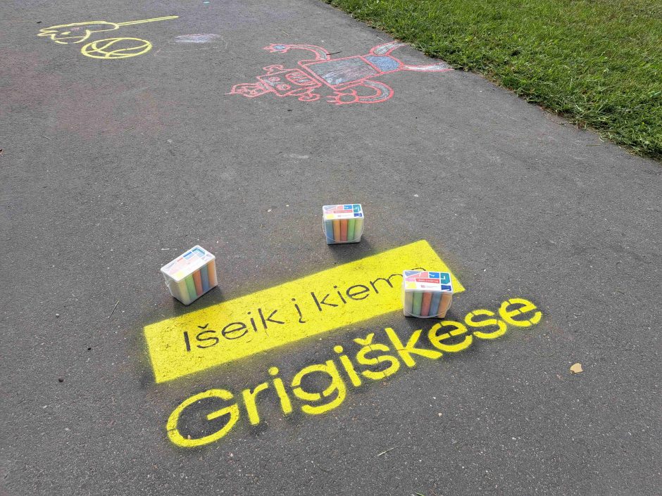 „Išeik į kiemą“ Grigiškėse: kai lašišos išlipa į krantą