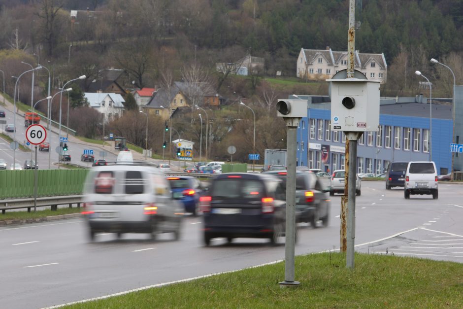 Greičio matuokliai nebegąsdina: kelių erelius sutramdys tik didesnės baudos?