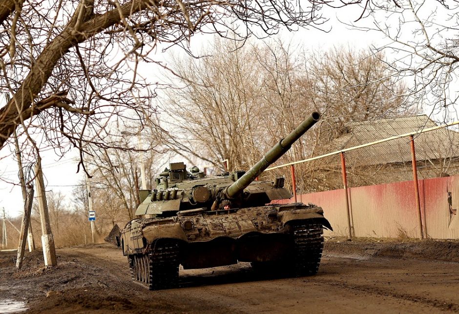Kremlius ragina Vakarus nebetiekti Ukrainai ginklų