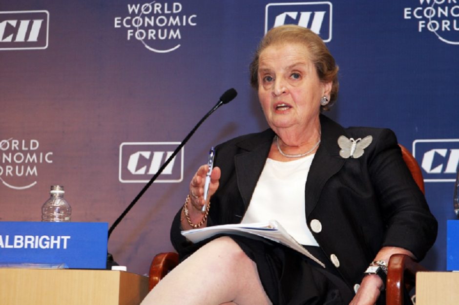 M. Albright parašė savotišką testamentą: jame – pirmasis susitikimas su V. Putinu