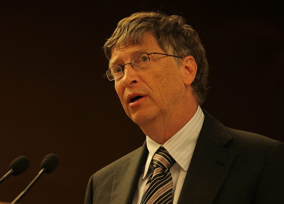 B. Gatesas: būtina labai sparčiai kurti vakciną