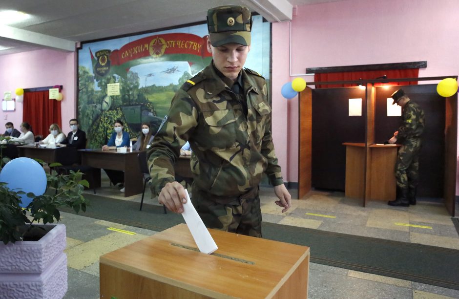 Baltarusijos prezidento posto siekianti S. Tichanovskaja tikisi sąžiningų rezultatų