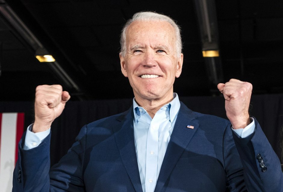 J. Bidenas žada per savo pirmąsias 100 dienų poste paskiepyti 200 mln. amerikiečių