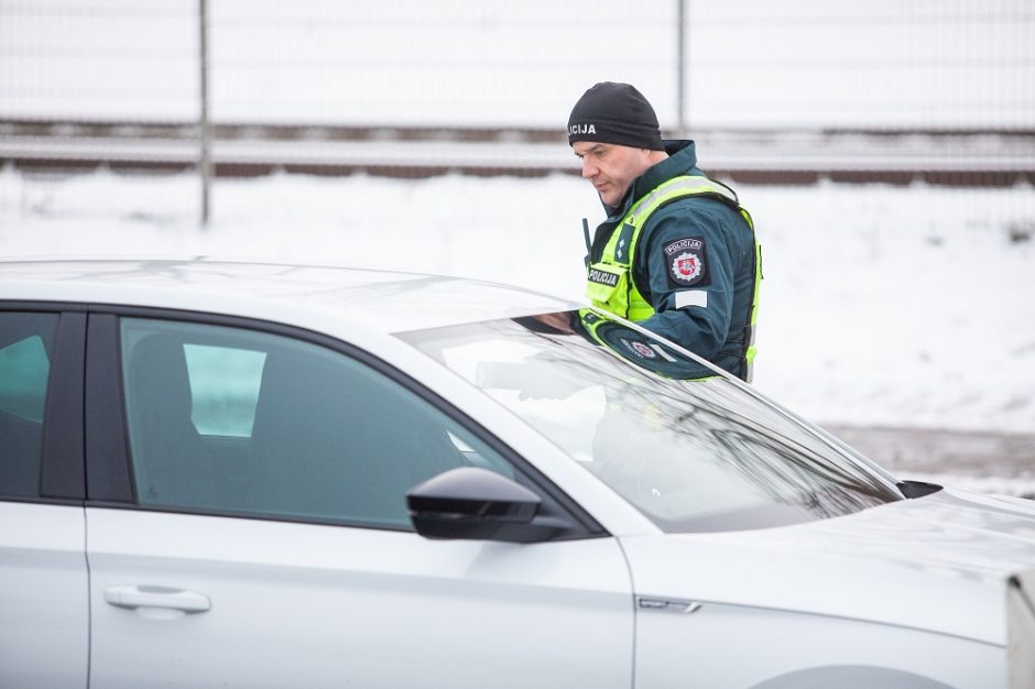 Siūlo: turtingieji moka didesnes baudas už Kelių eismo taisyklių pažeidimus