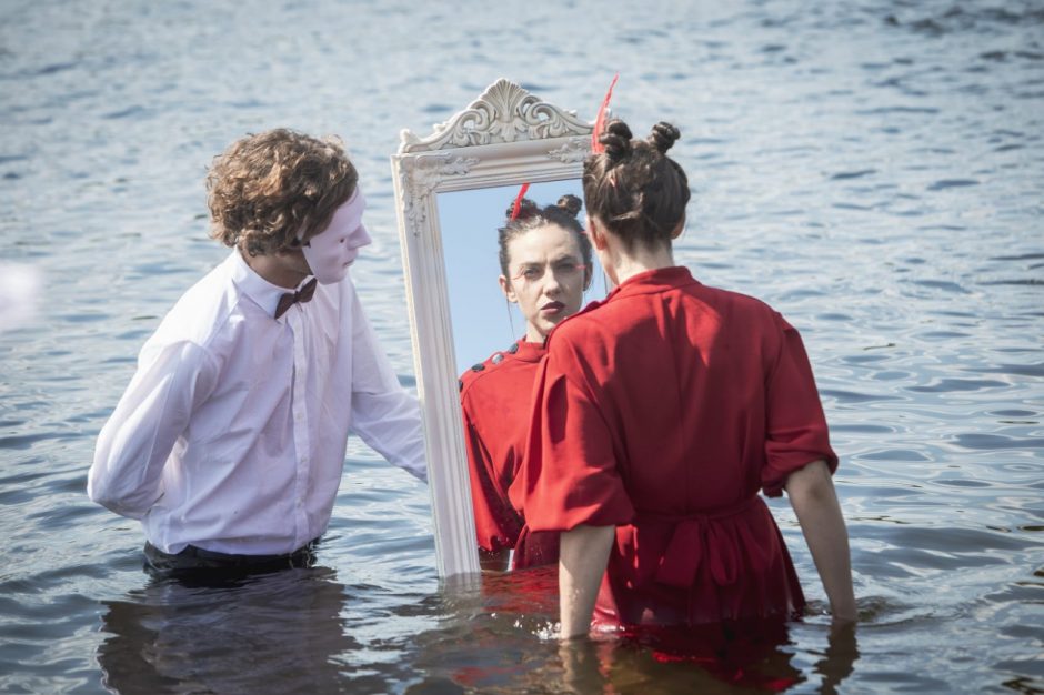 Vizualinių eksperimentų teatras „Kosmos Theatre“ pradeda pirmąjį sezoną