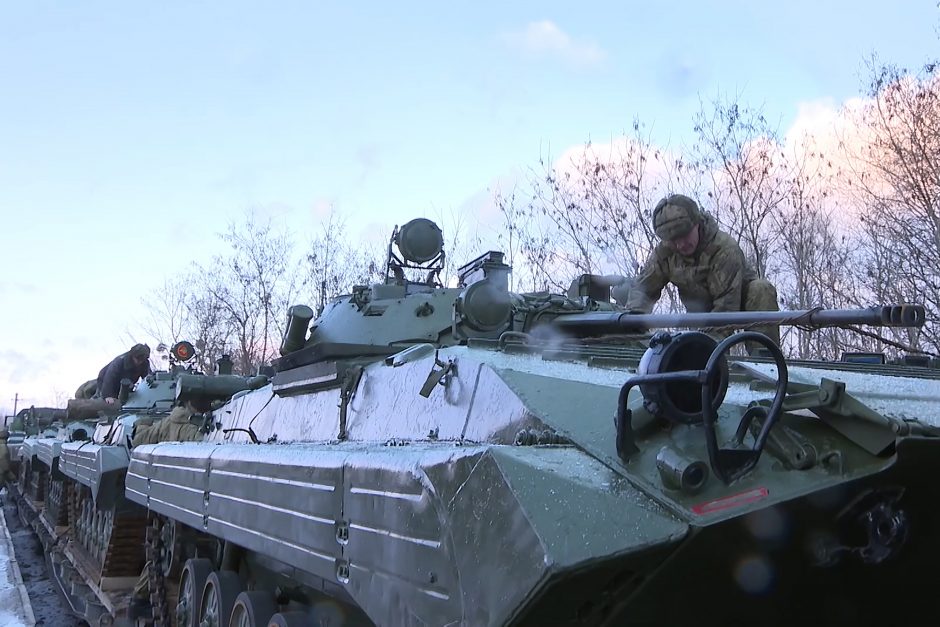 Rusija į pratybas Baltarusijoje siunčia du sistemų S-400 divizionus iš Tolimųjų Rytų