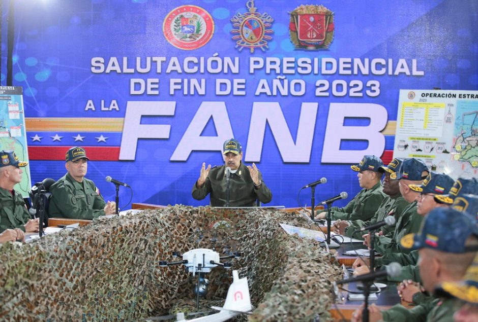 Venesuela pradeda karines pratybas, reaguodama į britų karinį laivą prie Gajanos