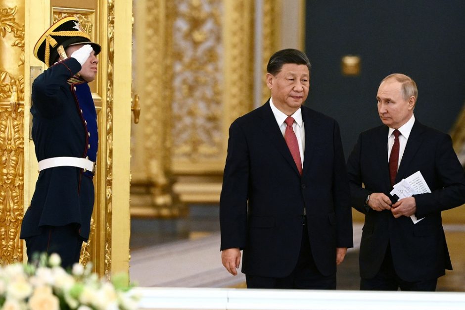 V. Putinas sako, kad surengė „prasmingas ir nuoširdžias“ derybas su Xi Jinpingu