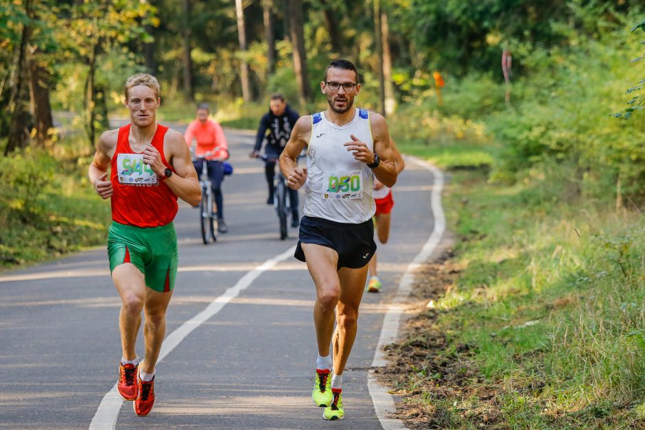 Jūrmylėmis matuojamą bėgimo varžybų trasą įveikti panoro rekordinis skaičius žmonių