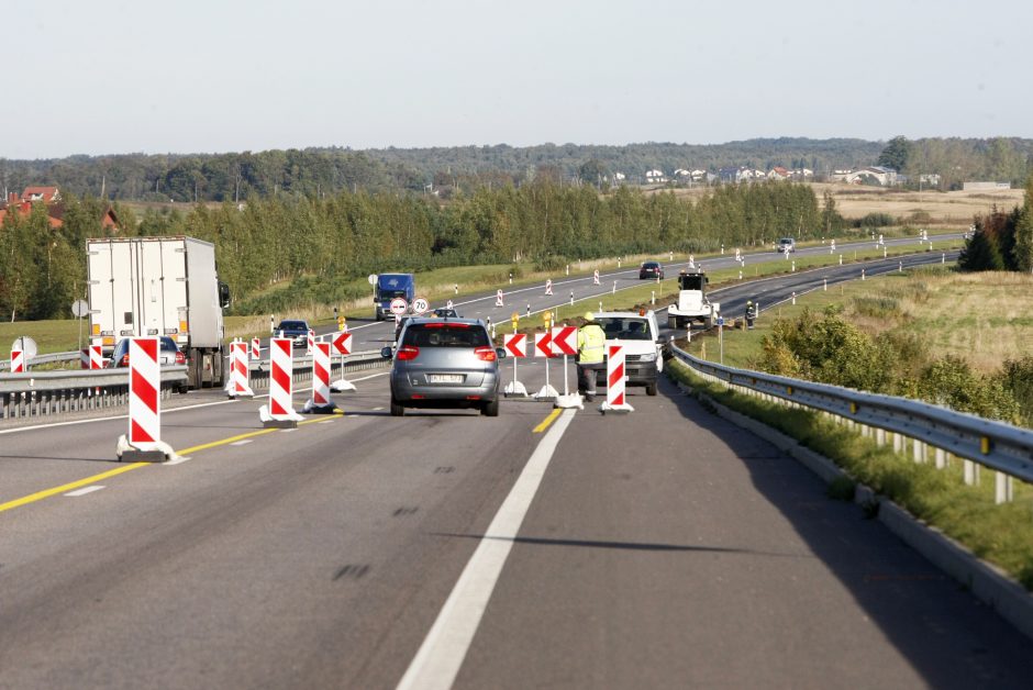 Pradėjo remontuoti kelią į Palangą