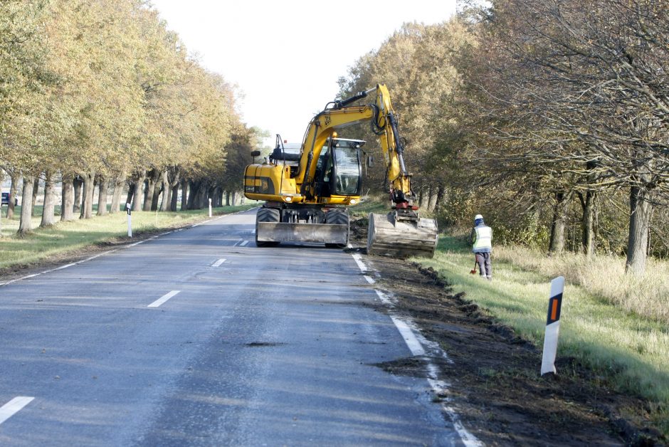 Pradėjo remontuoti kelią į Palangą