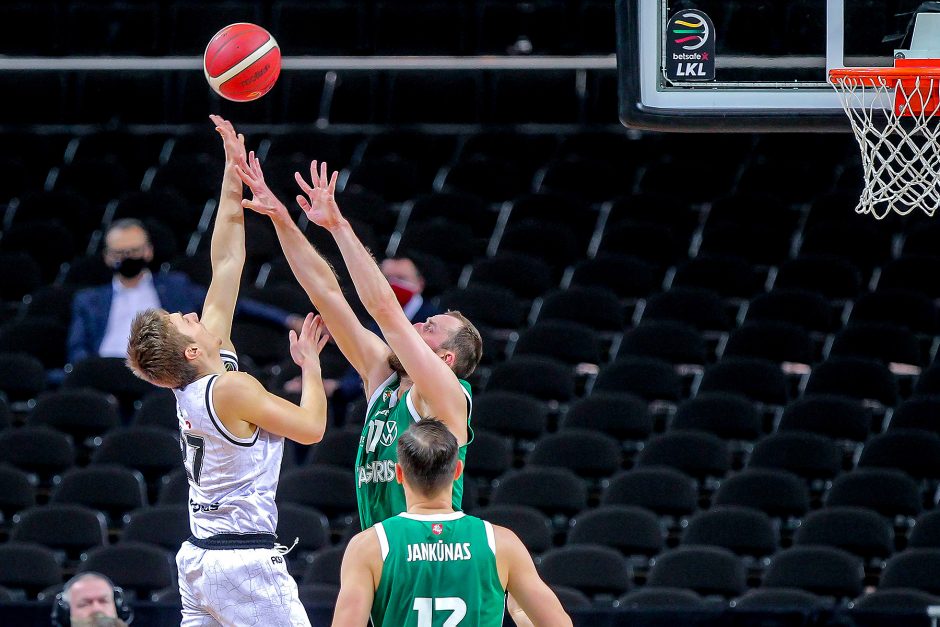 Nukraujavęs „Rytas“ patyrė nesėkmę prieš „Žalgirį“: pralaimėjo 47 taškų skirtumu