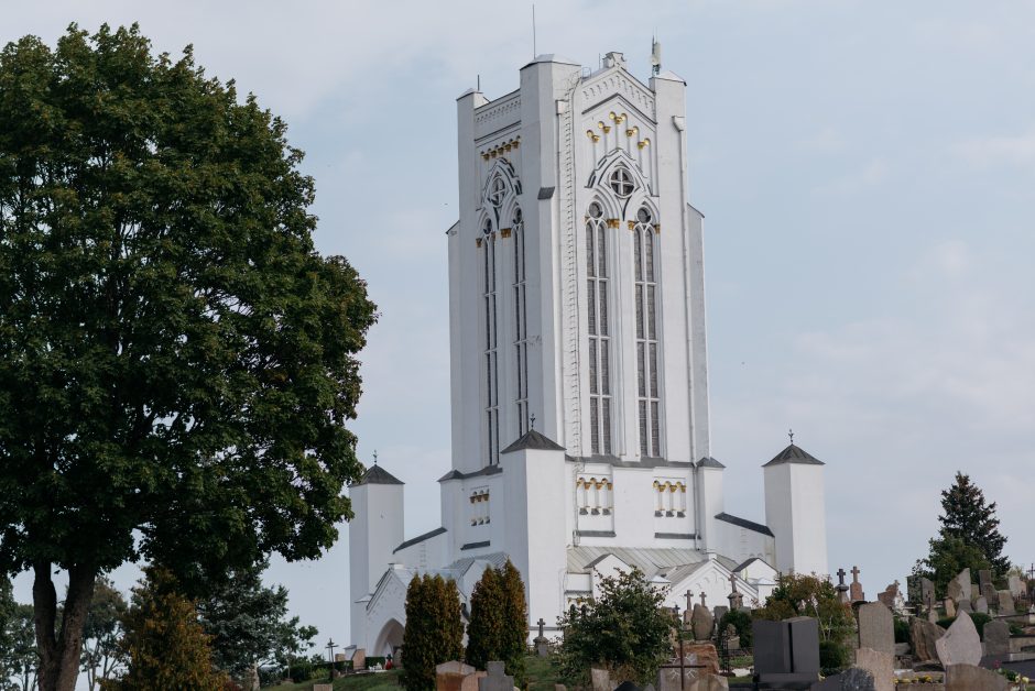 Pirmą kartą – šv. Mišių transliacija iš koplyčios Šiluvoje (vaizdo įrašas)