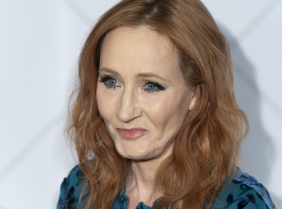 J. K. Rowling tviterio įrašai apie translyčius žmones išprovokavo pasipiktinimo bangą